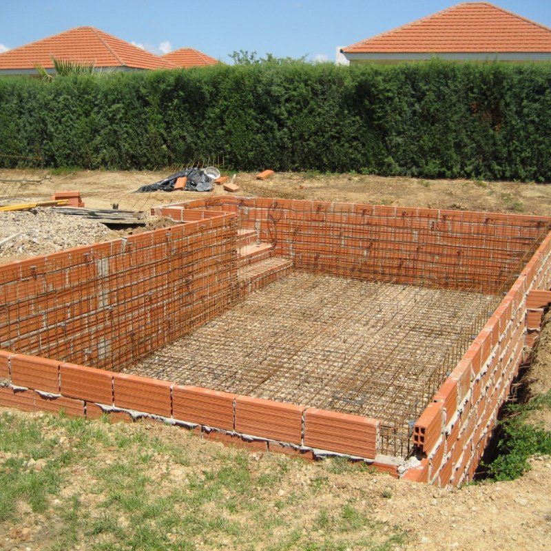 Piscina de obra construida por Obrium