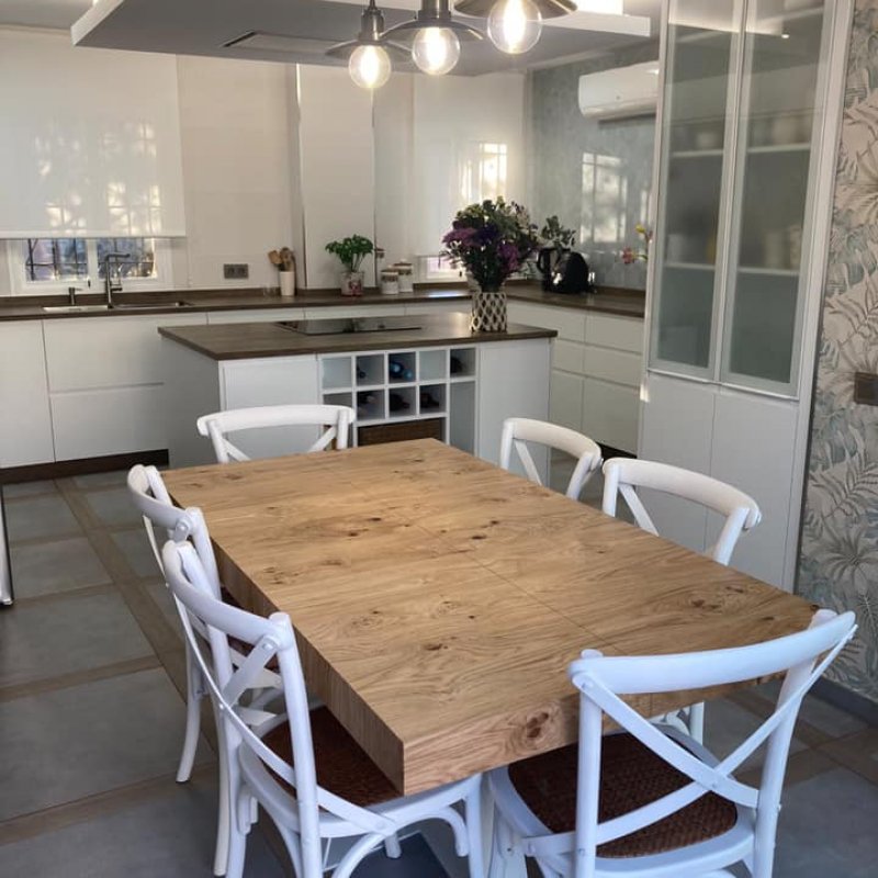 Cocina PET tirador integrado con encimera ABK porcelánica efecto madera